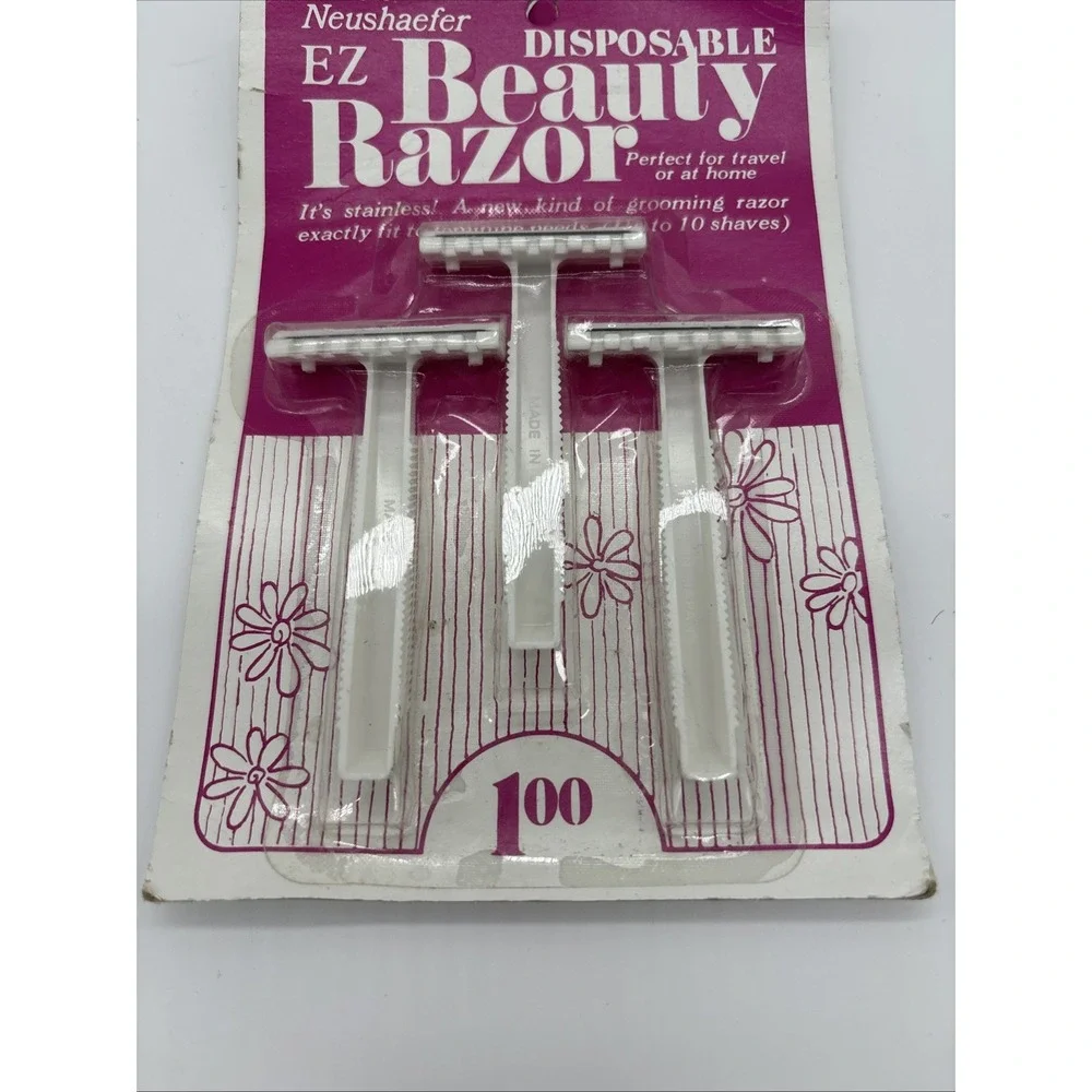 Helen Neushaefer Vintage Three Pack Of Razor Blades. Old Stock . New In Package.
